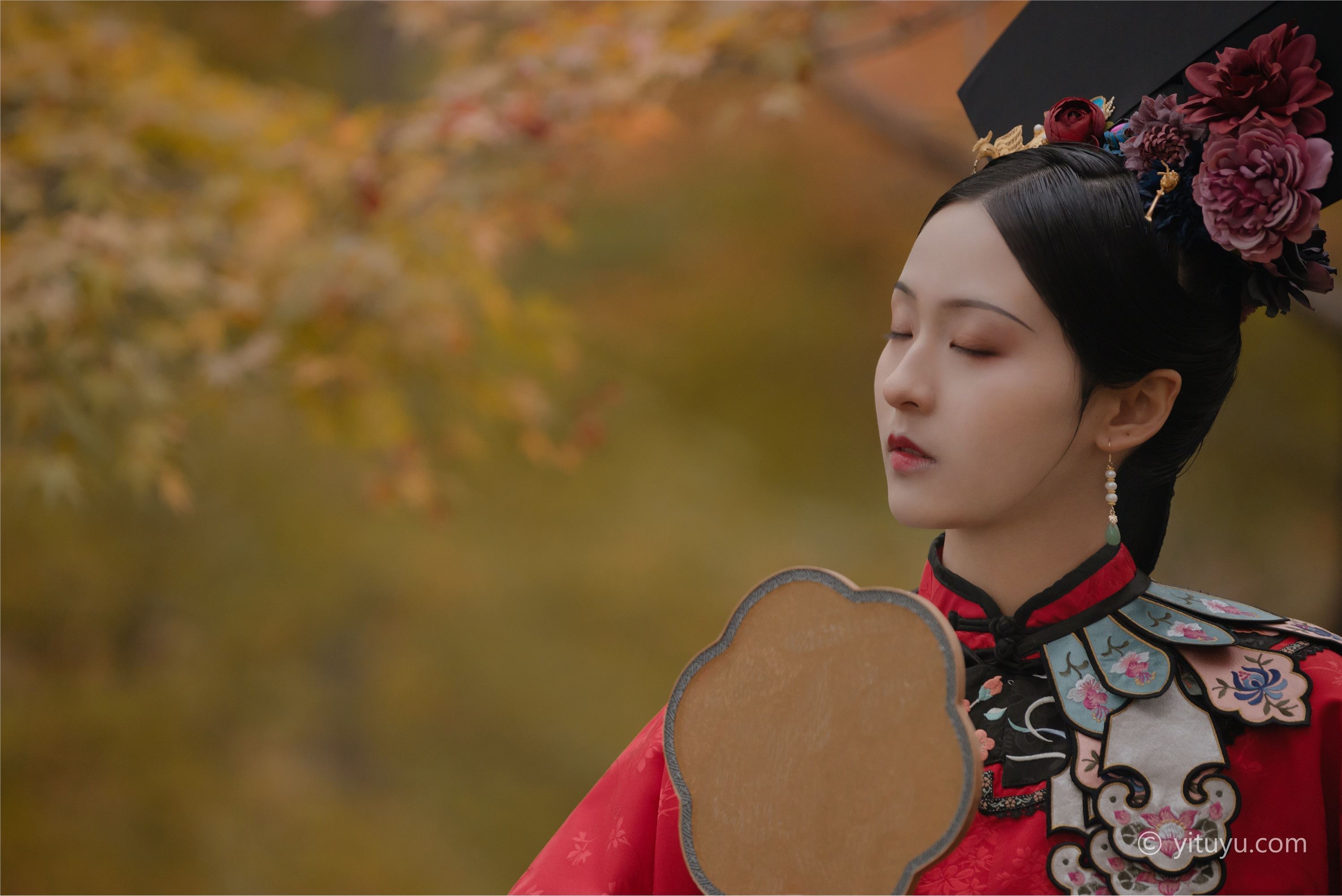 YITUYU艺图语 2021.08.10 晚秋 苏苏